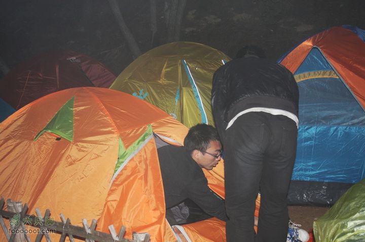 2011-05-07-穿越黄山-青岛向阳山户外IMG_3163安营扎寨
