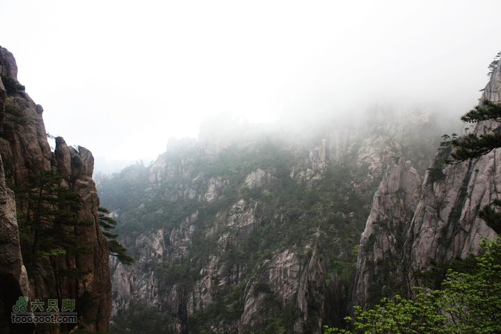 2011-05-07-穿越黄山-青岛向阳山户外IMG_3202卧石披云