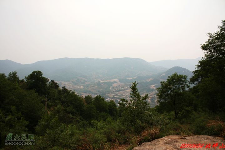 北坪山自驾游山脊上的远望