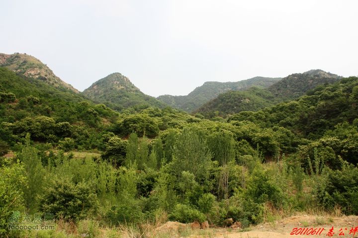 博山七峪村-志公坪回望走过的山脊和沟壑