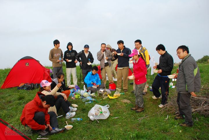 六只脚全体成员20人重装登顶小海坨，特此留念！DSC_0415