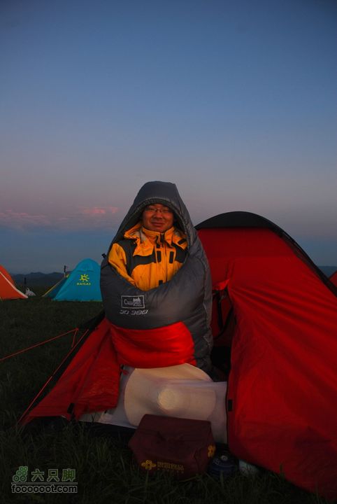 六只脚全体成员20人重装登顶小海坨，特此留念！DSC_0564