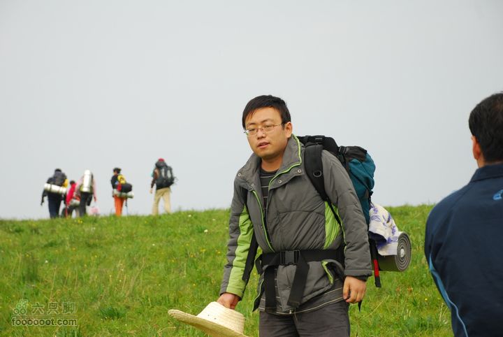 六只脚全体成员20人重装登顶小海坨，特此留念！DSC_0326