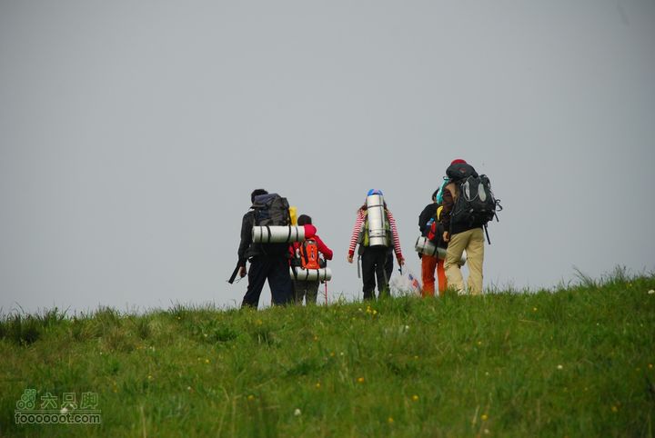六只脚全体成员20人重装登顶小海坨，特此留念！DSC_0327