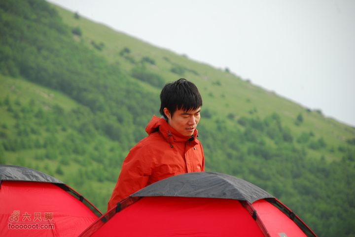 六只脚全体成员20人重装登顶小海坨，特此留念！DSC_0376