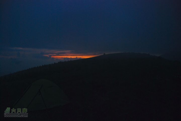 六只脚全体成员20人重装登顶小海坨，特此留念！DSC_0456