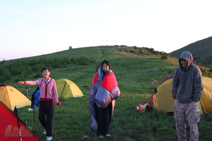 六只脚全体成员20人重装登顶小海坨，特此留念！IMG_5490