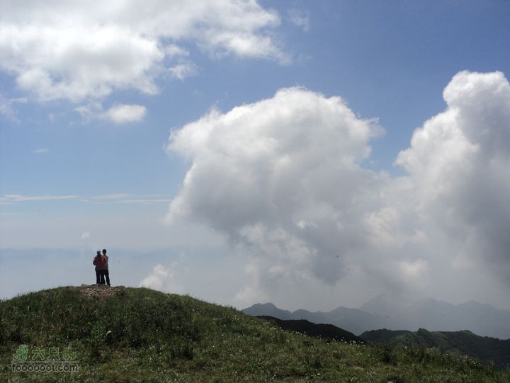 六只脚全体成员20人重装登顶小海坨，特此留念！DSC01306