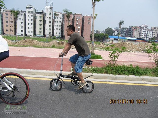 2011.7.10.去广州贺九头鸟鼎盛森车行搬迁开业活动IMG_2871_眸目压缩
