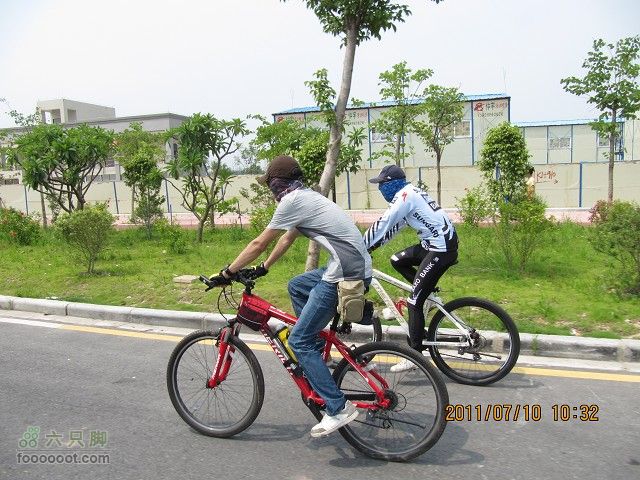 2011.7.10.去广州贺九头鸟鼎盛森车行搬迁开业活动IMG_2876_眸目压缩