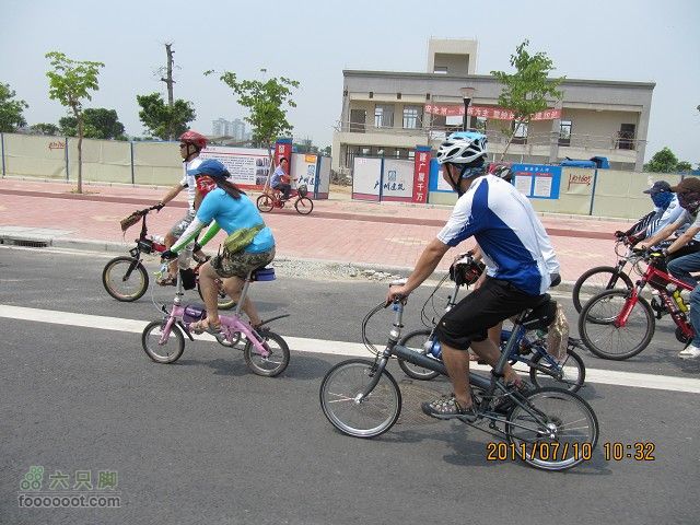 2011.7.10.去广州贺九头鸟鼎盛森车行搬迁开业活动IMG_2877_眸目压缩