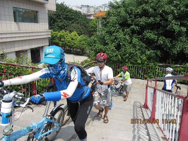 2011.7.10.去广州贺九头鸟鼎盛森车行搬迁开业活动IMG_2895_眸目压缩