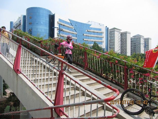 2011.7.10.去广州贺九头鸟鼎盛森车行搬迁开业活动IMG_2902_眸目压缩