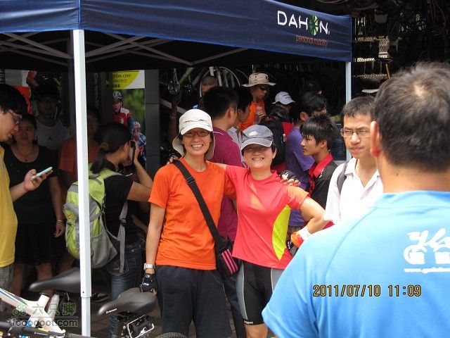 2011.7.10.去广州贺九头鸟鼎盛森车行搬迁开业活动IMG_2920_眸目压缩