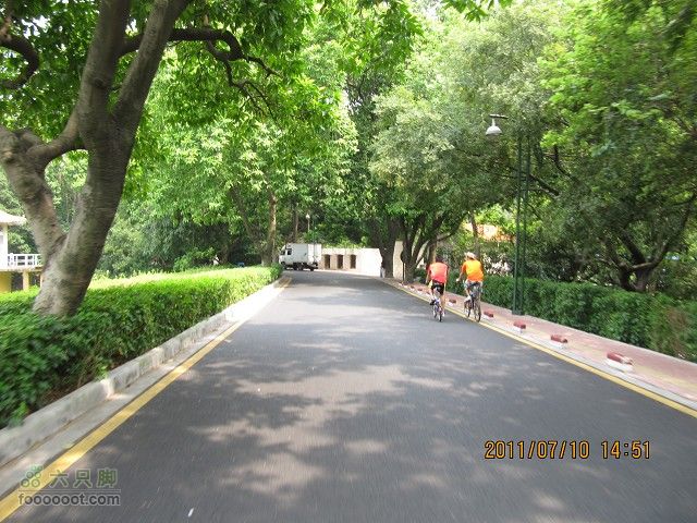 2011.7.10.去广州贺九头鸟鼎盛森车行搬迁开业活动IMG_2982_眸目压缩