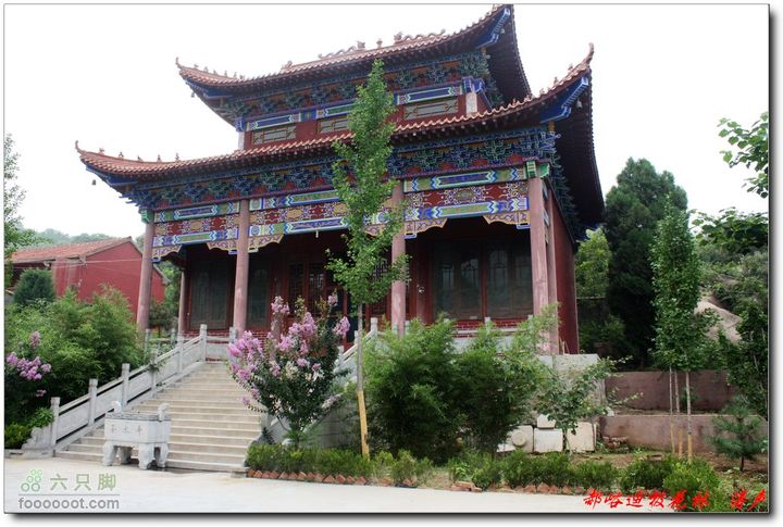 鲁山郝峪大迪极花林 寺内主殿
