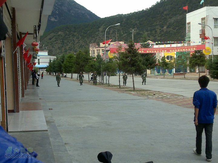 2011年7月滇藏线骑行工兵在扫雷