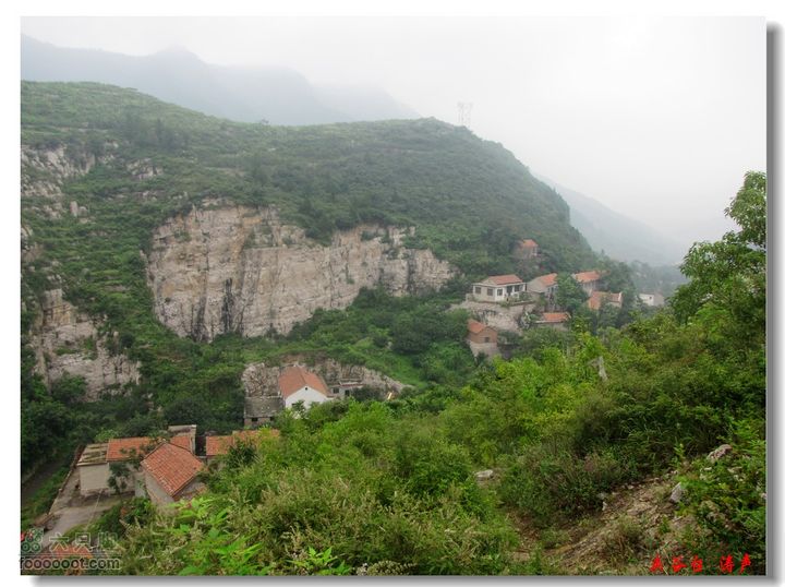 西北峪村-夹谷台村子的上方