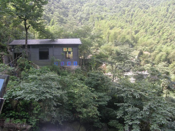 夜登明月山滑索
