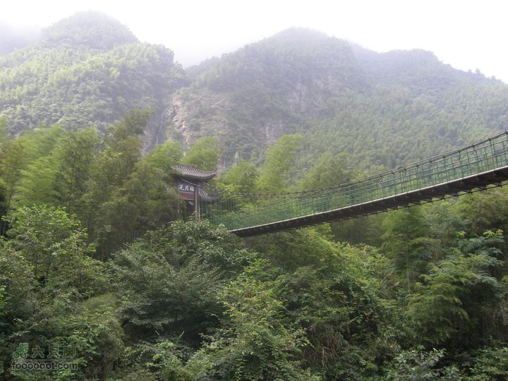 夜登明月山晃月桥