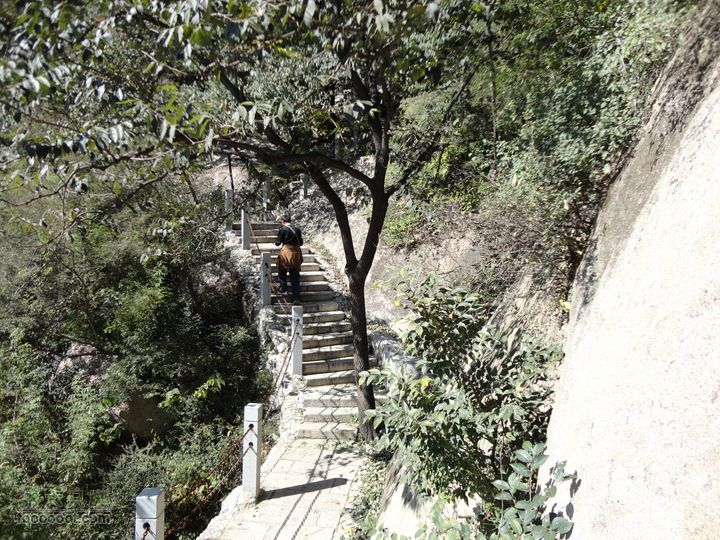 凤凰岭外围一圈北线石阶