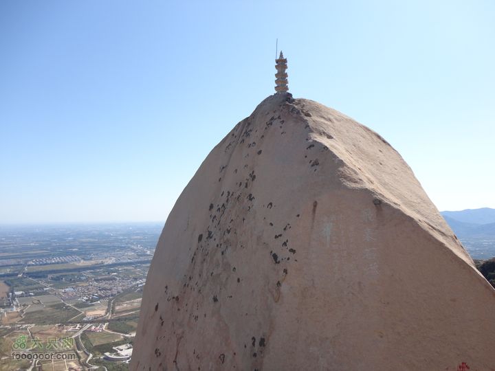 凤凰岭外围一圈飞来石塔2