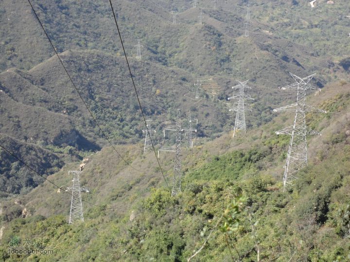 凤凰岭外围一圈山后高压线群