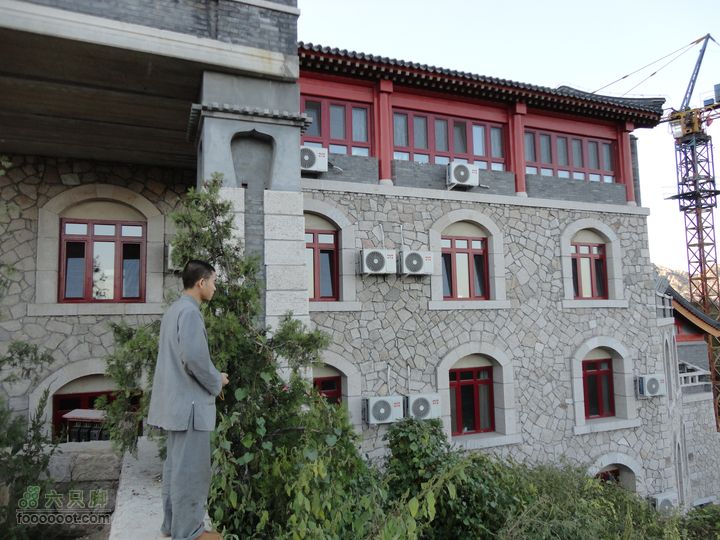 凤凰岭外围一圈宿舍