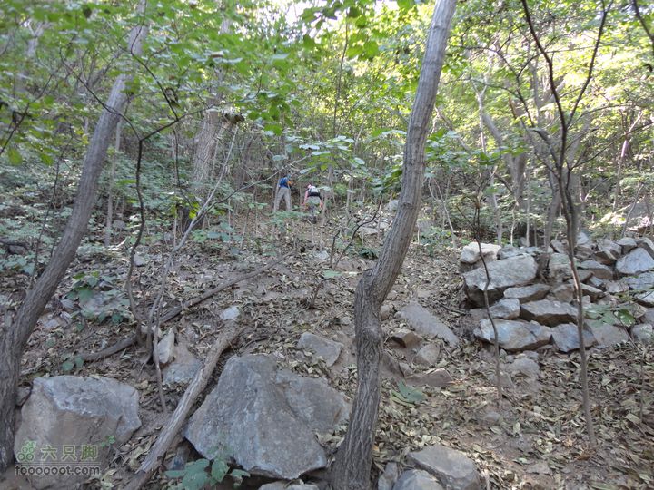 凤凰岭外围一圈沿着上方寺后方向上爬