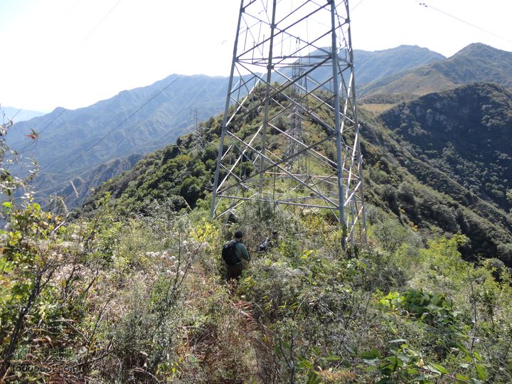 凤凰岭外围一圈高压线
