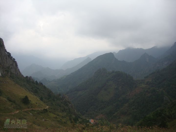 徽杭古道加清凉峰对面是徽杭古道下山路