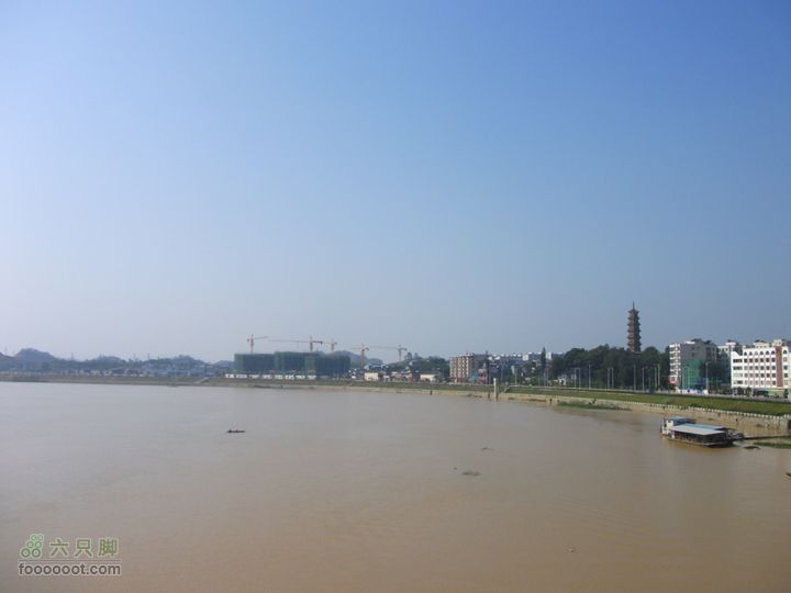 20111016河源-惠州东江东岸顺流而行骑行在东江大桥上