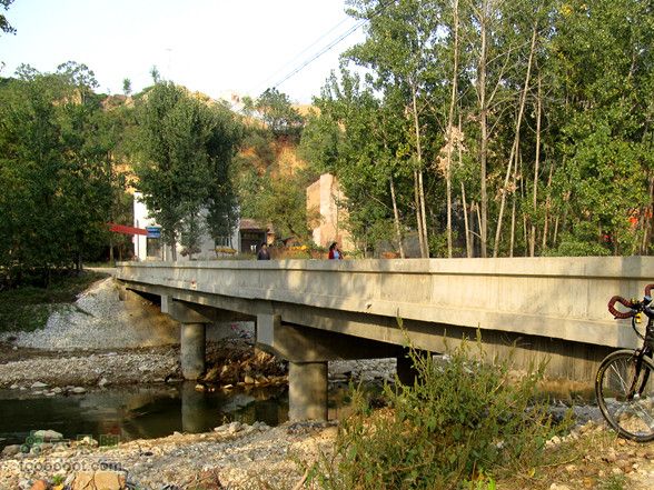 滈河南岸颇荒凉2011.10.17滈河行 076_副本