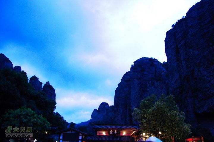 暑期单位组织的雁荡山之游灵峰夜景1