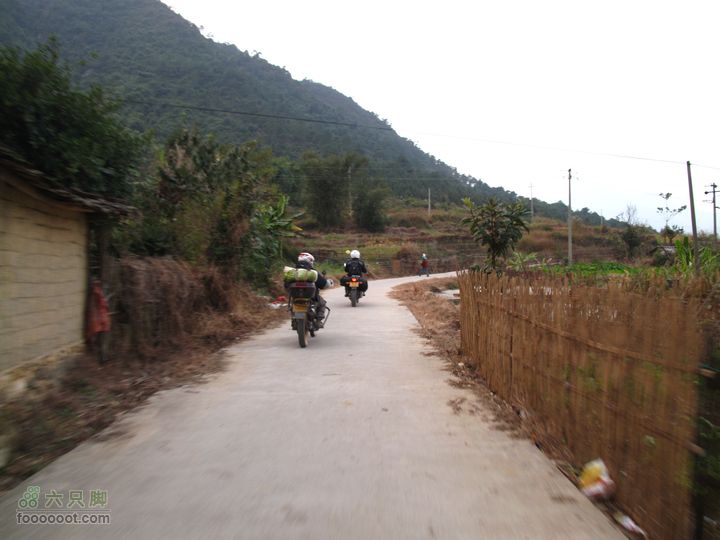 老虎山-云岭镇-罗坑镇穿越进村了，幸好不是鬼子