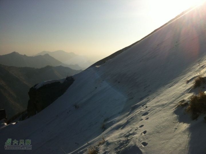 大年初三-初五冬季小五台探险-章家窑入-登顶西台横切的路一点也不好走，有点危险