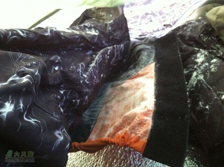 大年初三-初五冬季小五台探险-章家窑入-登顶西台扎营后，脱下雪套里都是冰，老毒说是排出的汗冻上的