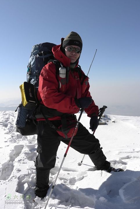 大年初三-初五冬季小五台探险-章家窑入-登顶西台这个时候，老毒已经登顶西台了