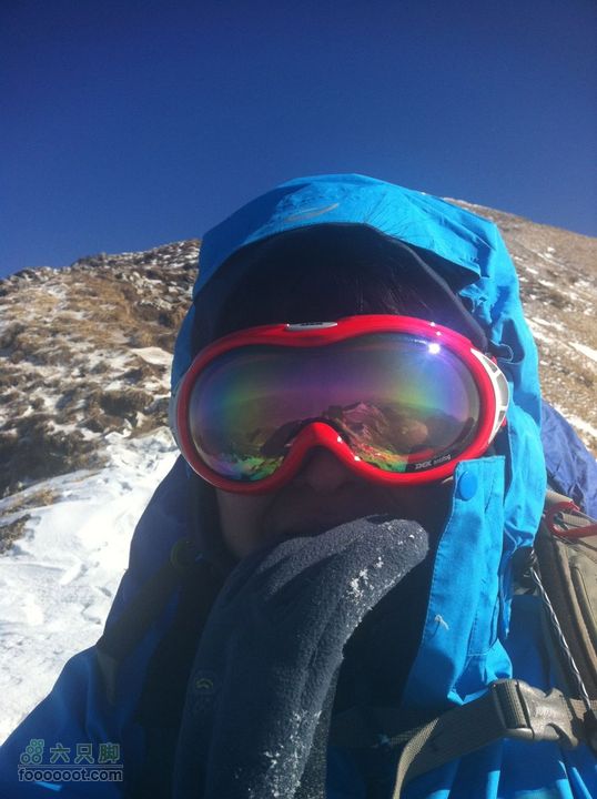 大年初三-初五冬季小五台探险-章家窑入-登顶西台我这忙着自拍呢，这张名叫：眼中的那片山