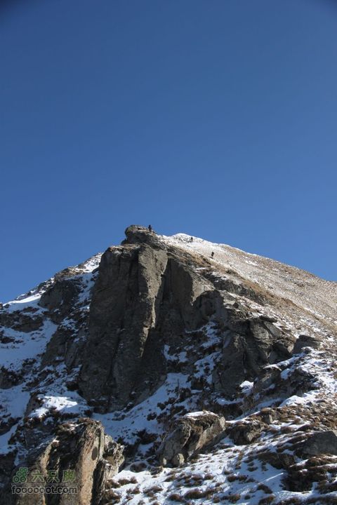 大年初三-初五冬季小五台探险-章家窑入-登顶西台前面的强驴们，我只能仰视了，太强了！