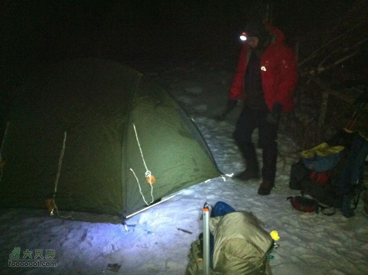 大年初三-初五冬季小五台探险-章家窑入-登顶西台到达1700米羊圈营地，开始扎营