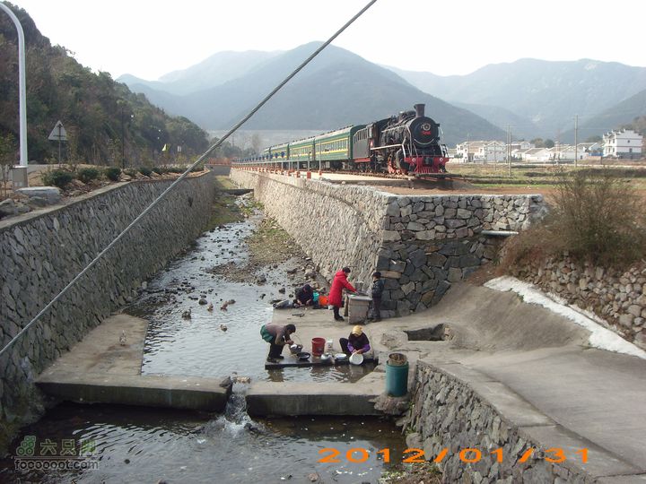 南洞到五雷山火车