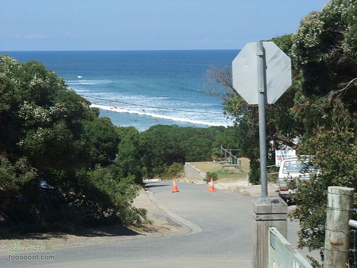 骑行大洋路 - 1 通往海滩的岔路