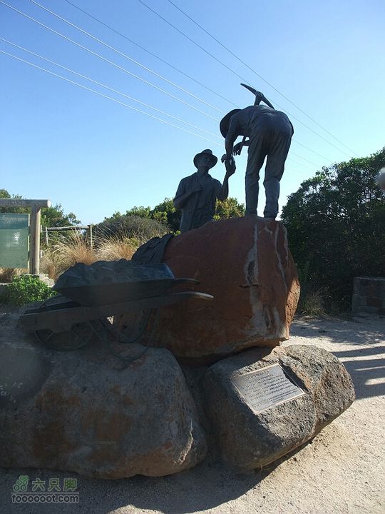 骑行大洋路 - 1 挖掘者（The Diggers）雕塑