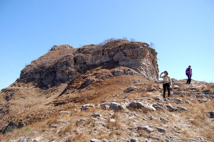 一渡-三皇山-五渡穿越翻过一个小山包