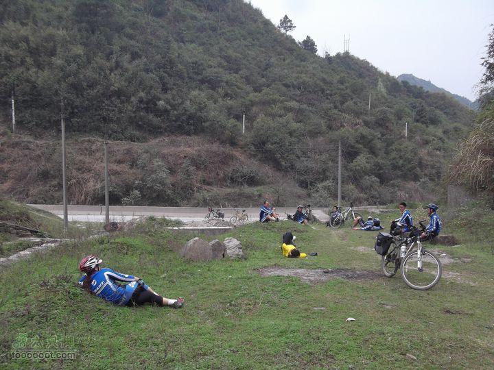 扶志猛洞河羊峰石堤环线休息中