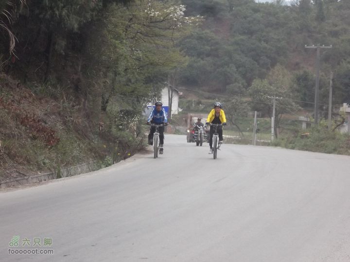扶志猛洞河羊峰石堤环线原来是高二哥一直陪着飞鱼，加油