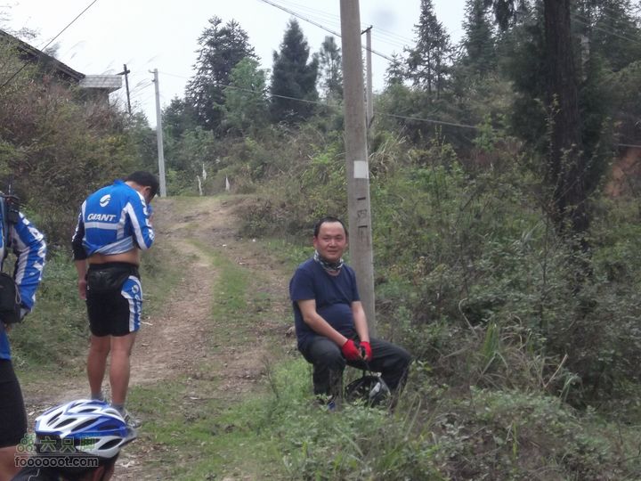 扶志猛洞河羊峰石堤环线南君一休息，肚子就出来了