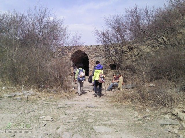 韭园-小狗之家-圈门看山花烂漫峰口庵
