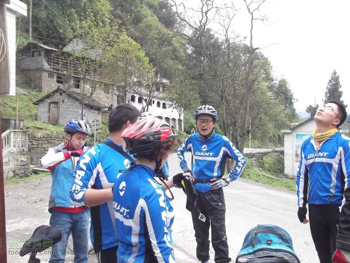 2012年4月15日万坪杉木河水库万福线凉亭拗脚下休息调整